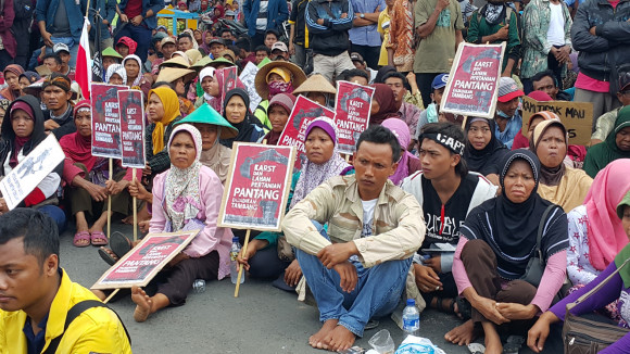 protes masyarakat kendeng