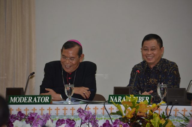 padang-bishop-mgrs-martinus-dogma-situmorang-and-minister-ignatius-jonan
