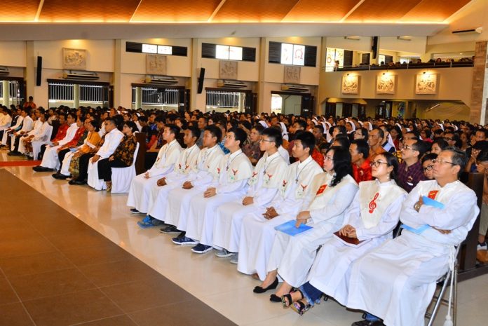 Diakon calon imam diosesan (praja) Keuskupan Agung Palembang yang menerima Sakramen Imamatnya di Gereja St. Yosep Palembang, 29 Mei 2018. (Dok. Panitia)
