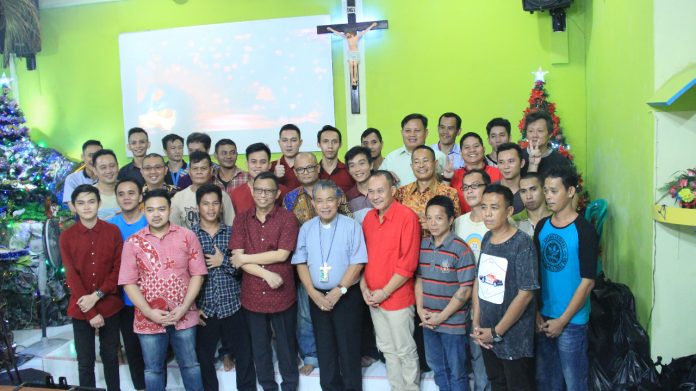 Rombongan Uskup Agung Pontianak datang melakukan kunjungan pastoral dalam rangka Natal ke Lapas Serdam Pontianak. (Samuel Bjp/Komsos KAP)