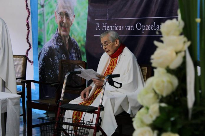 RIP Romo Henricus van Opzeeland SJ dalam usia 90 tahun
