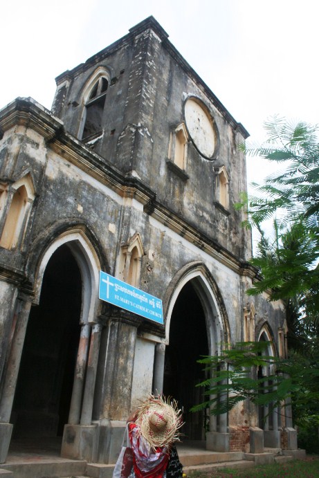 Gereja Stasi Taom di Kamboja