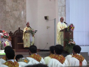 misa 50 tahun katedral-uskup