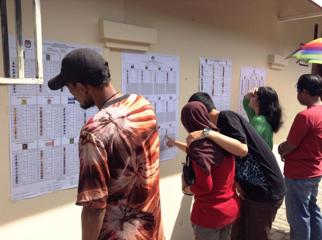 pemilu 3 melihat daftar caleg