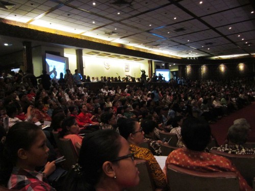 Catholic congregation in TMII mass of gratitude for the sainthood of the two popes