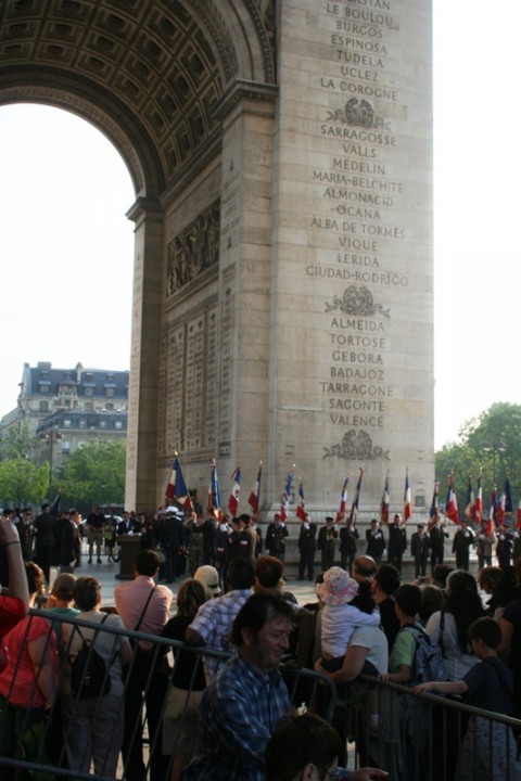 arch de triomphe les soldats ok
