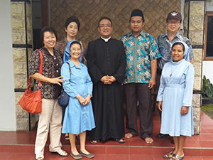 Bersama Gus Hanif, putra bungsu KH Mahfudz Ridwan/ foto : dokpri