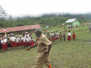 Pak Guru Kedeikoto dan murid-murid/ Foto: dokpri