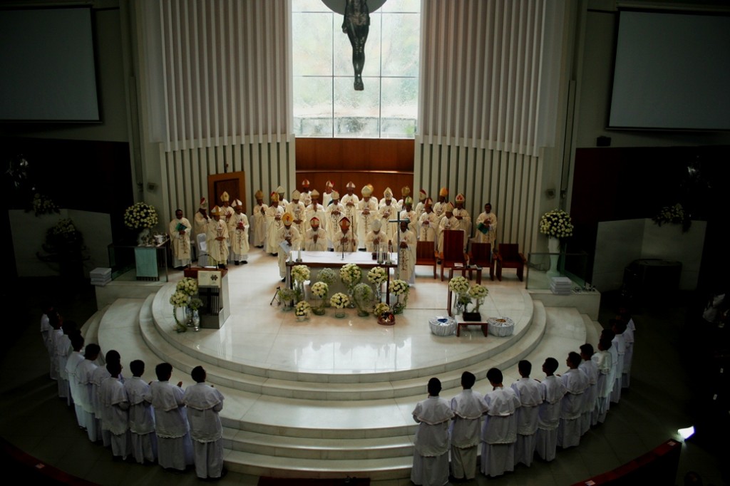 Misa Gotaus di Kosambi altar misdinar