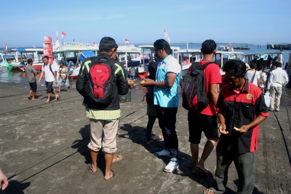 Pelabuhan Bangsal Lombok pemeriksaan tiket kapal