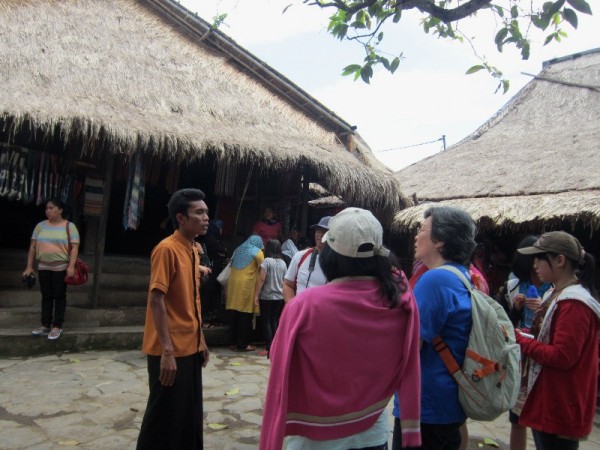sasak sade pemandu wisata