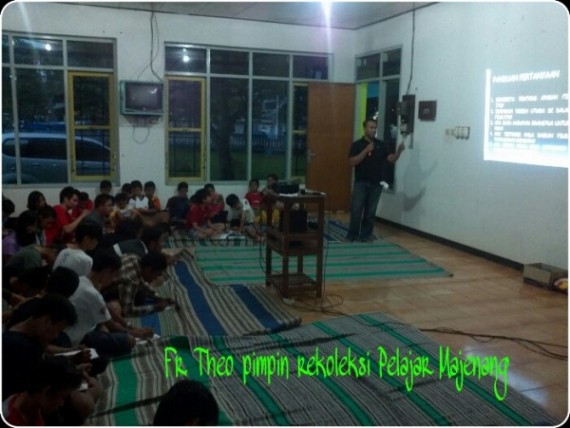 Fr+Theo+pimpin+Rekoleksi+Pelajar+Mjng
