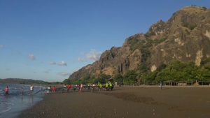 Pantai Oebubun / RD Felisius Oktovianus Bowe, Pr