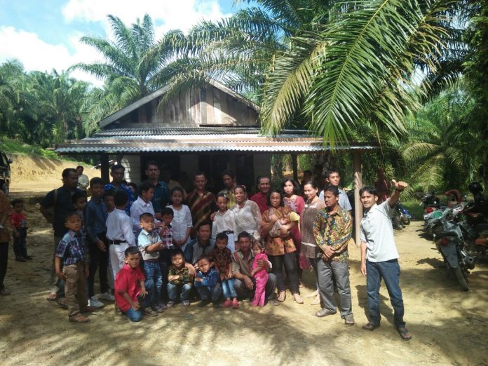Merayakan Natal secara sederhana di Stasi Sri Agung Gereja Stasi St. Yosef di Pematang Tembesu.