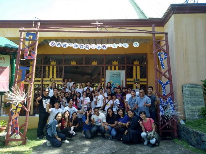 Bakti sosial oleh kelompok Persaudaraan Katolik Indonesia di Filipina di salah satu stasi Christ the King Parish Church, Diocese of Novaliches. (Ist)