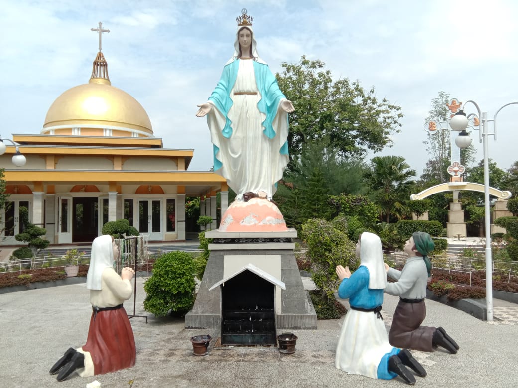 Taman Doa Santa Perawan Maria Di Fatima Ngrawoh