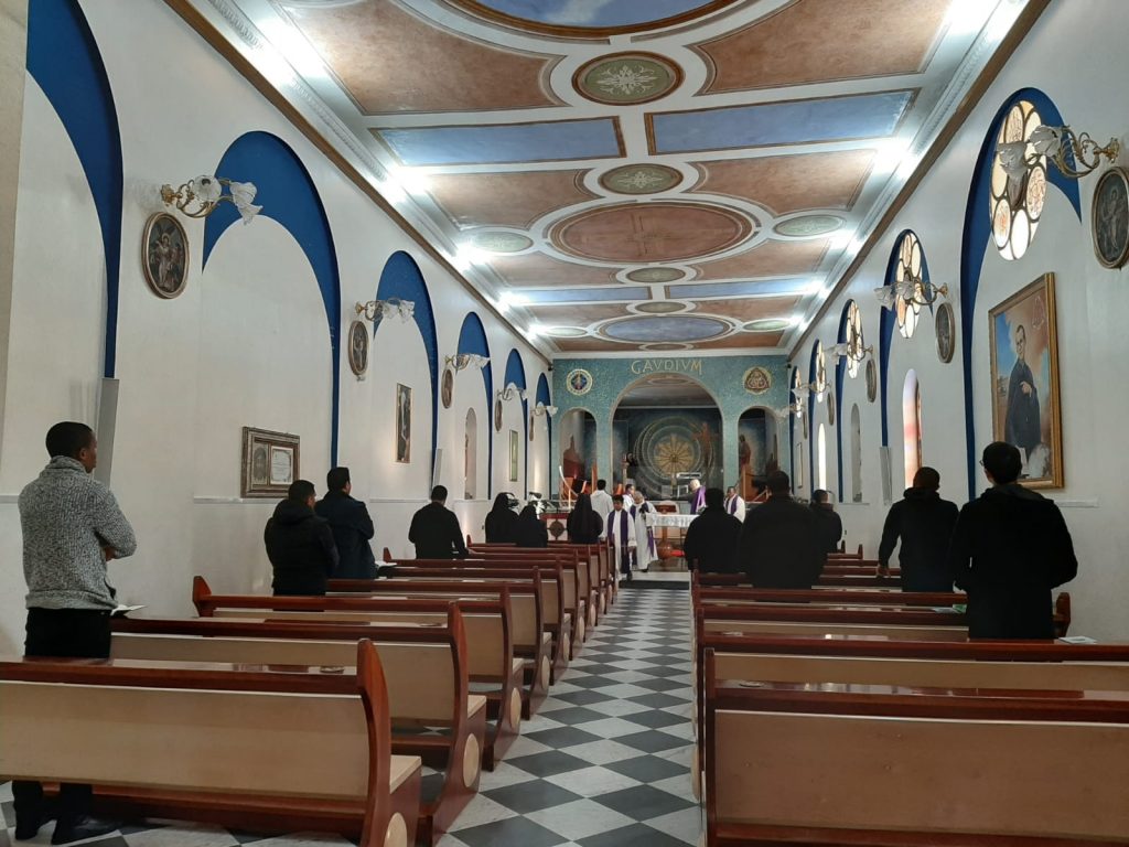 Imbas Coronavirus Gereja  gereja  di Italia Kosong  Mlompong 