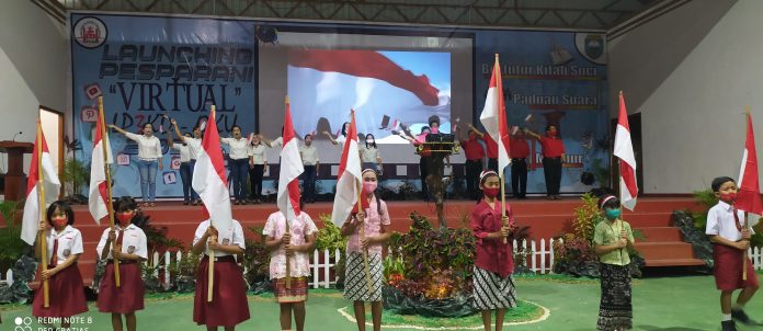 Cinta Tanahair Indonesia dengan melantunkan lagu nasional