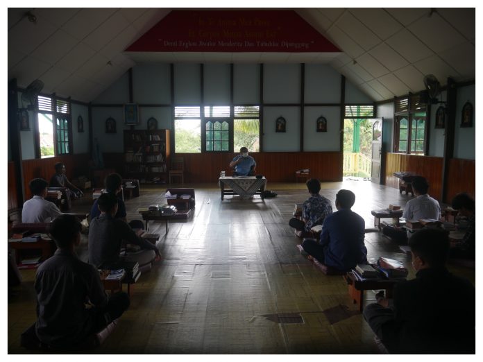 Diskusi bersama Romo Lintas
