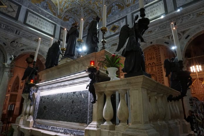 Makam Santo Antonius Padua di Basilika. (Romo Fictorius Ginting OFMConv)
