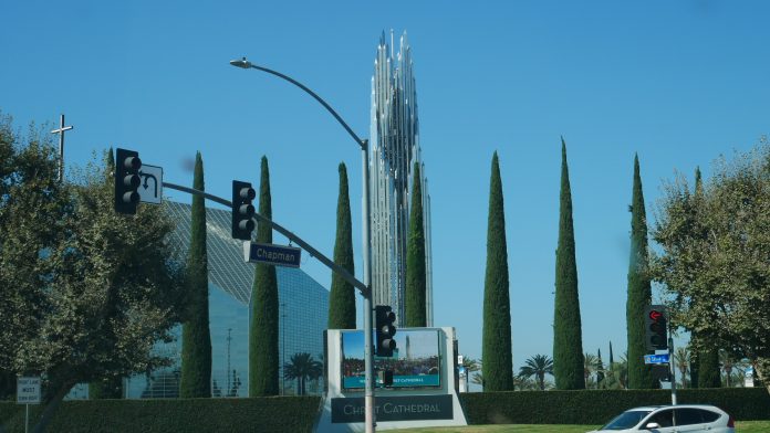Gereja Katedral Keluarga Kudus Keuskupan Orange, California, Amerika Serikat (Romo Ferry Sutrisna Widjaja Pr)