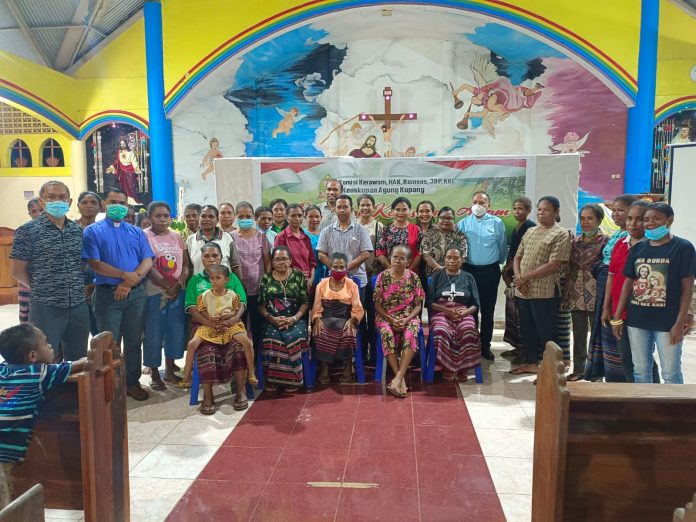 Para agen pastoral mengikuti seminar tentang