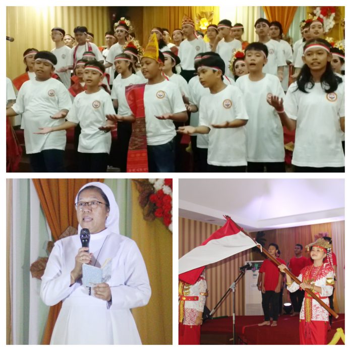 Konser "Charity of Love" bersama anak-anak Asrama Putera-Puteri Fransiskus Tanjungkarang, Lampung. Bawah: Sr. M. Pauli FSGM (Sr. Fransiska Agustine FSGM)