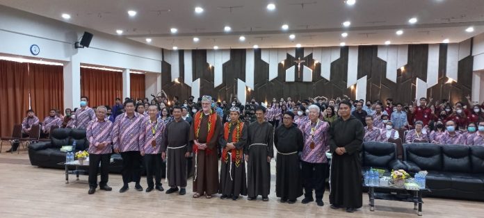 Minister Jenderal Ordo Fransiskan Kapusin kunjungi Universitas Widya Dharma Pontianak (UWDP) dan berharap para Kapusin tetap melanjutkan karya penting bidang pendidikan tinggi ini untuk junjung martabat manusia di Kalbar. (Samuel Bjp)
