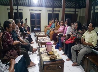 Para penggiat misi layanan sosial kemanusiaan Paroki Boyolal melalui forum Paguyuban Rukun Kematian (Parukti) Yusuf Arimatea. (Dok. Paroki Boyolali, Jateng)