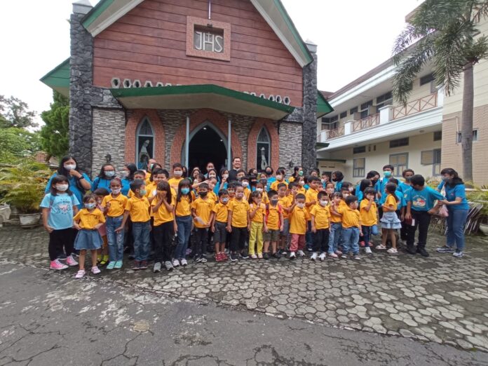 Paroki Katedral Malang selenggarakan Perayaan Ekaristi khusus untuk anak-anak Sekami dan Rasul Cilik di kapel Biara Susteran Sang Timur (PIJ) di Kota Malang. (Laurensius Suryono)