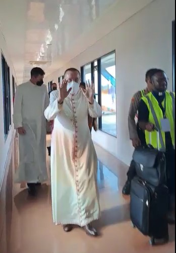 Mgr. Pierro Pioppo tiba di Jayapura untuk bersiap tahbisan Uskup Keuskupan Jayapura Mgr. Yanuarius Teofilus Matopai You. (Keuskupan Jayapura)