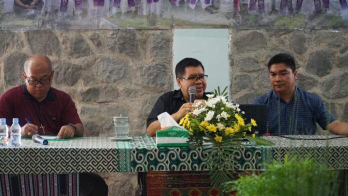 Uskup Keuskupan Tanjung Selor, Kaltara, Mgr. Paulinus Yan Olla MSF membuka Temu Pastores Keuskupan Tanjung Selor di Nunukan, Kaltara, Januari 2023. (Komsos Keuskupan Tanjung Selor)
