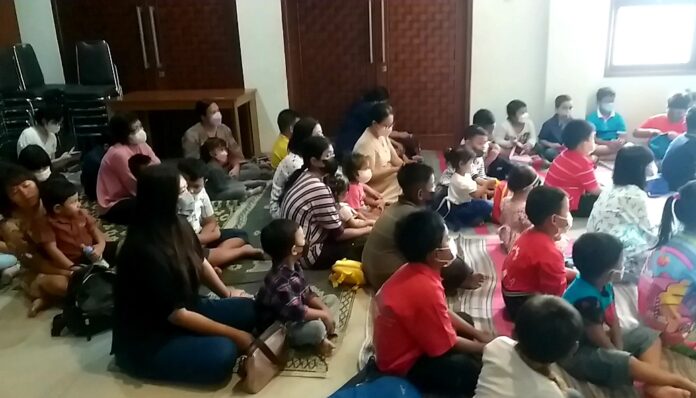 Program pendampingan iman anak oleh para kakak pendamping di Paroki Kleca Surakarta. (FX Juli Pramana)