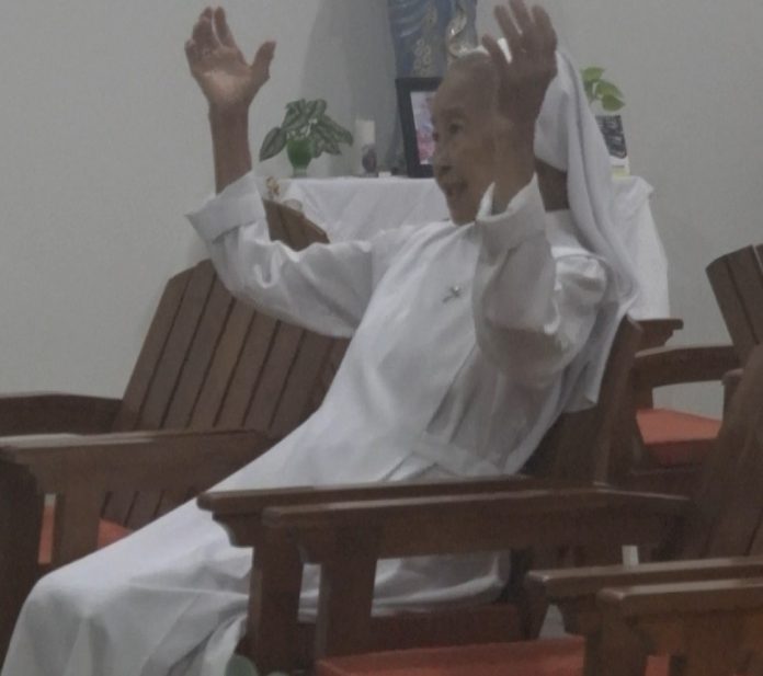Sr. Marietta HK pernah dikerjain sama muridnya namun tahu berterimakasih dididik disiplin dan keras hingga kemudian ikut bantu bangun Panti Wreda Griya Nugraha Lampung. (Mathias Hariyadi)