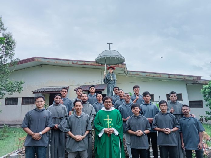 Retret pembinaan untuk para Postulan Ordo Fransiskus Konventual (OFMConv) di Biara Santo Bonaventura Pematangsiantar. (Romo Fictorium N. Ginting OFMConv)