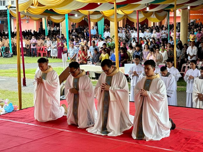 Empat Imam Tahbisan Baru Ordo Saudara Dina Konventual (OFMConv) di Delitua, Sumut. (OFMConv)