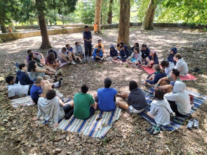 Mengikuti program eksperimen lingkungan hidup di sebuah wilayah udik di luar kota Lisabon. Ini adalah salah satu program acara Magis Gathering 2023 di Portugal. (Dok. Kiki Fajarwati)