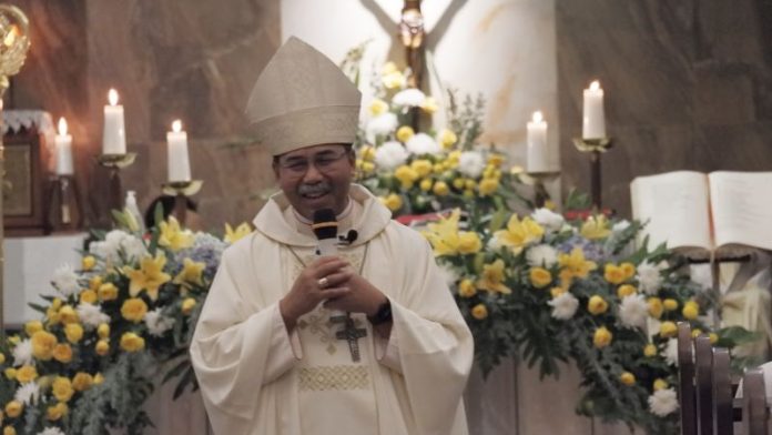 Uskup-KAS-Mgr.-Robertus-Rubiyatmoko-saat-memberi-homili-di-misa-penjubahan-para-frater-tahun-rohani-di-Seminari-TOR-Sanjaya-Jangli-Semarang.-Dok.-Seminari-TOR