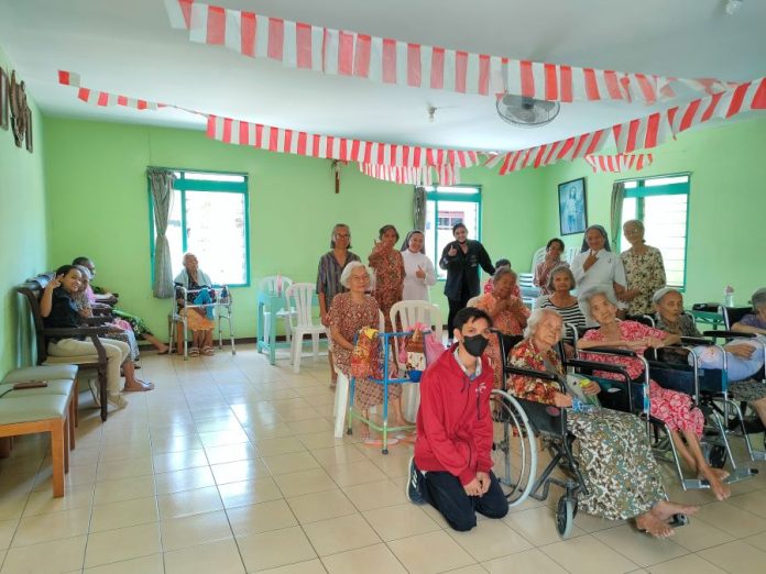 Belajar Hargai Kehidupan, Kunjungi Panti Wredha Rindang Asih I Ungaran. (Elaviana Yunita) ok