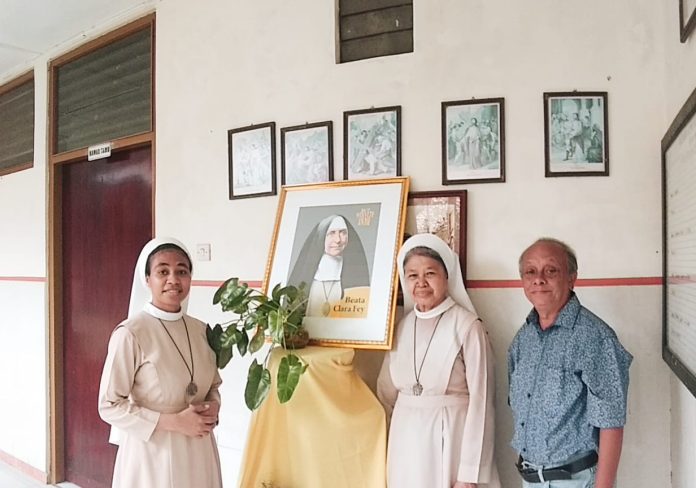 Penulis dalam kapasitasnya sebagai Ketua Sahabat Sang Timur bersama dua suster Sang Timur (PIJ) yang berkarya di Semarang Timur: Sr. Leoni PIJ dan Sr. Adelheid PIJ. (Ist)