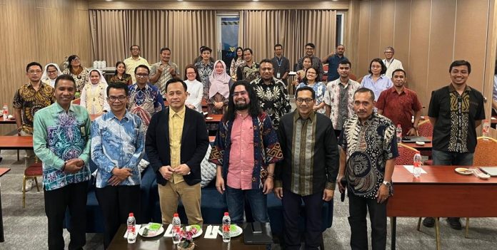 Salam Moderasi Beragama bersama para guru Pendidikan Agama Katolik (PAKat) di sekolah-sekolah di wilayah Provinsi Banten dalam kegiatan peningkatan mutu mengampu fungsi pengajaran. (Bimas Katolik Provinsi Banten)