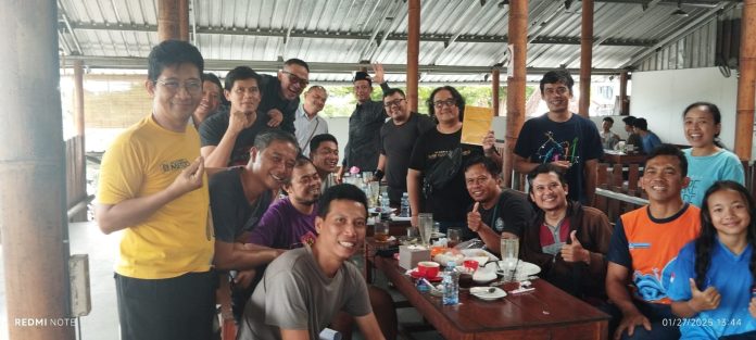 Mari bertumbuh bersama CULU. Inilah nama lembaga credit union besutan alumni Seminari Mertoyudan KPP96 yang bernama Credit Union Lentera Usaha. (Markus Budiraharjo)