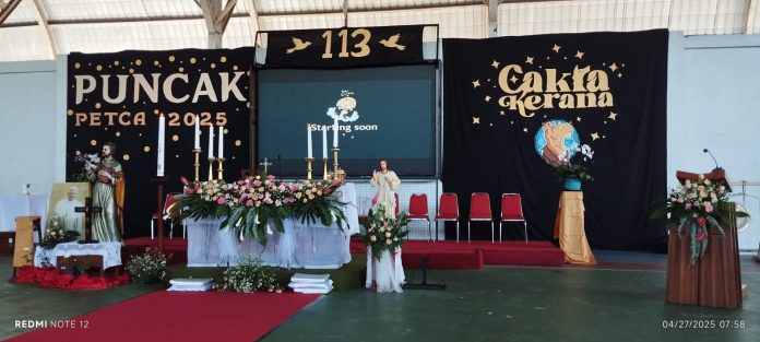 Altar utama perayaan ekaristi peringatan HUT ke-113 Seminari Menengah Mertoyudan, 27 April 2025. (Markus Budiraharjo)