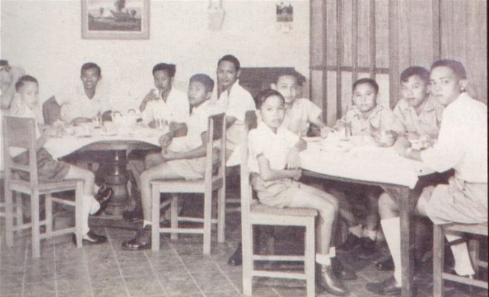 Seminaris Suharyoso alias Sutopanitro di Seminari Tangerang tahun 1952