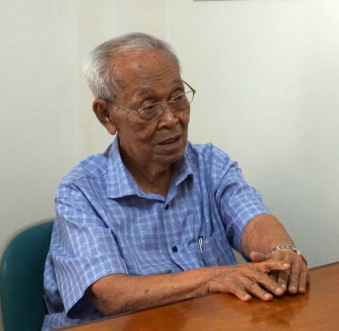 Titch TV bersama almarhum Romo Stanislaus Sutopanitro Pr dalam Program Bincang-bincang Panjang di Pastoran Kelapa Gading Jakarta, tahun 2023. (Titch TV Royani Ping) 3