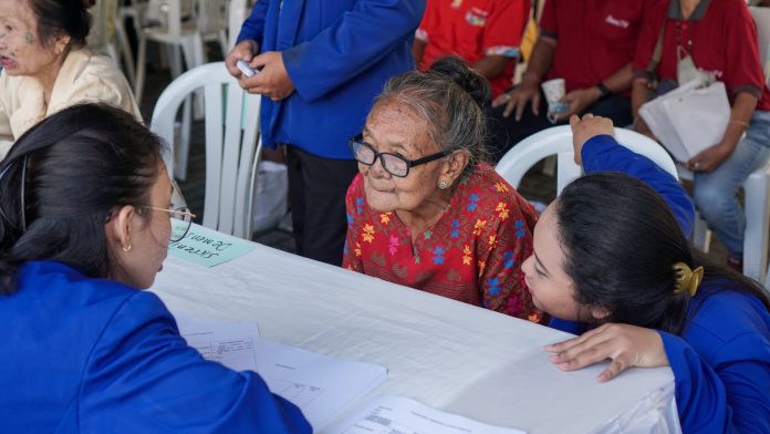Hari Kakek Nenek atau Hari Lansia 6
