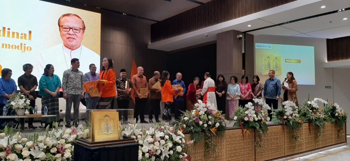buku kardinal suharyo untuk ibu fransiska mok
