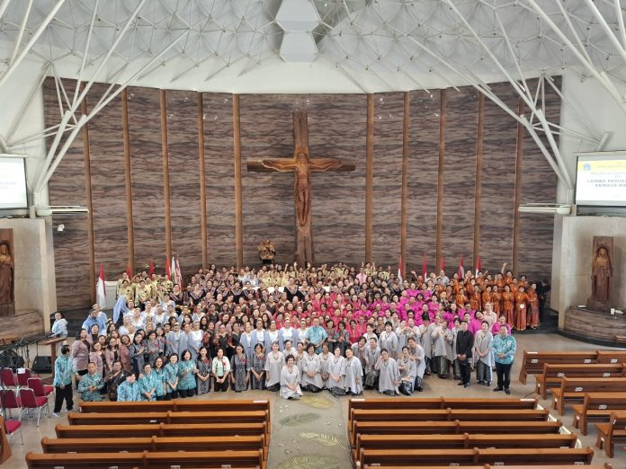 Pergelaran pembukaan Pesparani Jakarta 2025 berhasil digelar di Gereja Kristus Raja Paroki Pejompongan, Jakarta Pusat, Sabtu 19 Juli 2025. (Dok Anton Sinaga)