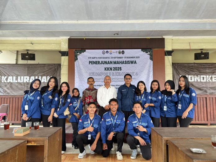 Mahasiswa AMPTA Yogyakarta akan tinggal selama dua bulan di Turi, jalani program KKN. (Angelika Muras)