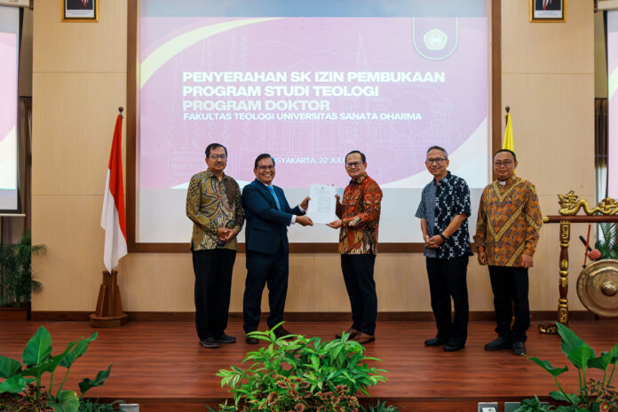 Doctoral degree program is officially commenced in the Weda Bhakti Theology Faculty of Sanata Dharma University in Yogyakarta. (Photo file by Theology Faculty of Wedabhakti USD)